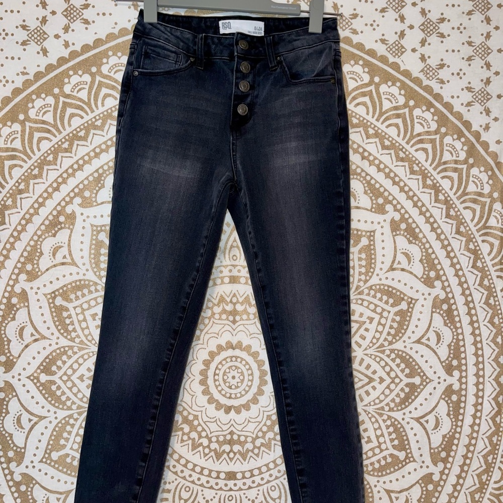“RSQ” LADIES BUTTON UP CALI HI-RISE BLACK JEANS, SIZE 0 (24)